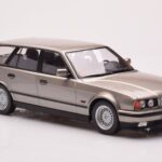 BMW 530i E34 Touring Gri Metalizat MCG 1:18 - image 4 of 6