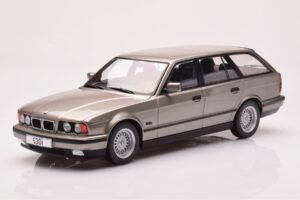 BMW 530i E34 Touring Gri Metalizat MCG 1:18