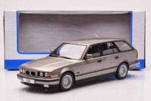BMW 530i E34 Touring Gri Metalizat MCG 1:18 MCG18330 Metal - imaginea 6 din 6