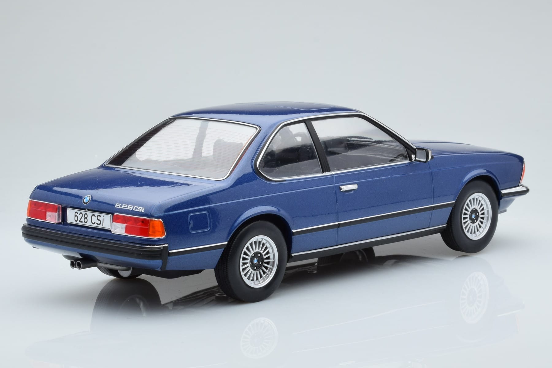 BMW 628 CSi E24 Albastru MCG 1:18 MCG18164 Metal - imaginea 2 din 5