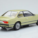 BMW 628 CSi E24 Verde Deschis MCG 1:18 - image 2 of 5