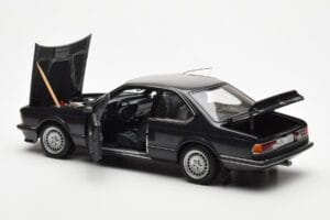 BMW 635 CSi E24 Diamant Negru Metalic AUTOart 1:18 70521 Metal - imaginea 5 din 8