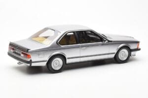 BMW 635 CSi E24 Argintiu Otto 1:18 OT313 Rășină - imaginea 2 din 6