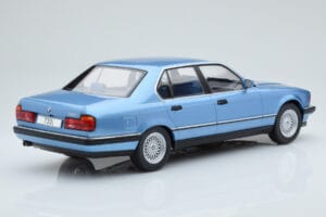 BMW 7 Series E32 730i Albastru MCG 1:18 MCG18160 Metal - imaginea 2 din 5