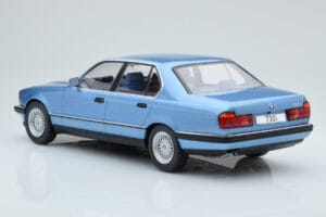 BMW 7 Series E32 730i Albastru MCG 1:18 MCG18160 Metal - imaginea 4 din 5