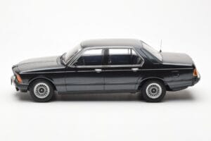 BMW 733i E23 Negru Metallic KK-Scale 1:18 KKDC180101 Metal - imaginea 3 din 6