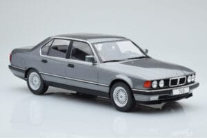 BMW 7 Series E32 740i Argintiu MCG 1:18 MCG18161 Metal - imaginea 3 din 5