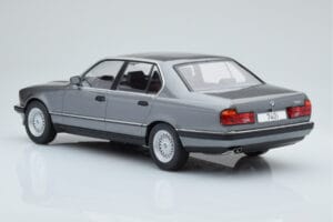 BMW 7 Series E32 740i Argintiu MCG 1:18 MCG18161 Metal - imaginea 4 din 5