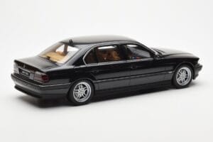 BMW 750iL E38 Negru Otto 1:18 OT609 Rășină - imaginea 2 din 6