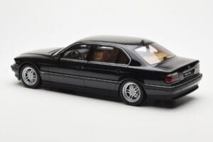 BMW 750iL E38 Negru Otto 1:18 OT609 Rășină - imaginea 5 din 6