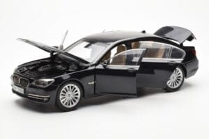 BMW 750Li F02 Facelift Carbon Negru Kyosho 1:18 08784BK Metal - imaginea 2 din 8