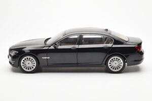 BMW 750Li F02 Facelift Carbon Negru Kyosho 1:18 08784BK Metal - imaginea 4 din 8