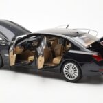 BMW 750Li F02 Facelift Carbon Negru Kyosho 1:18 - image 5 of 8