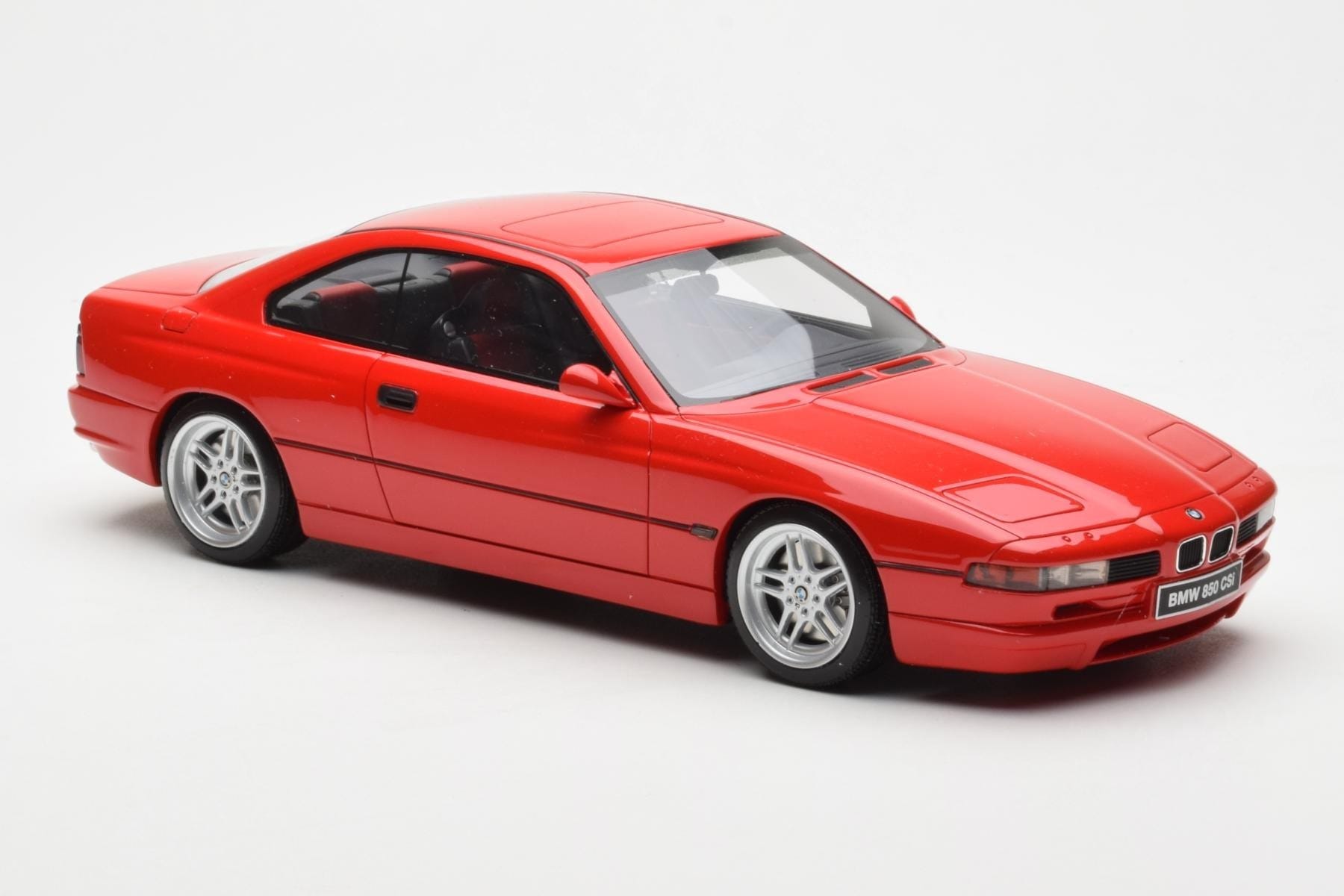 BMW 850 CSi E31 Roșu Otto 1:18 OT158 Rășină - imaginea 4 din 6