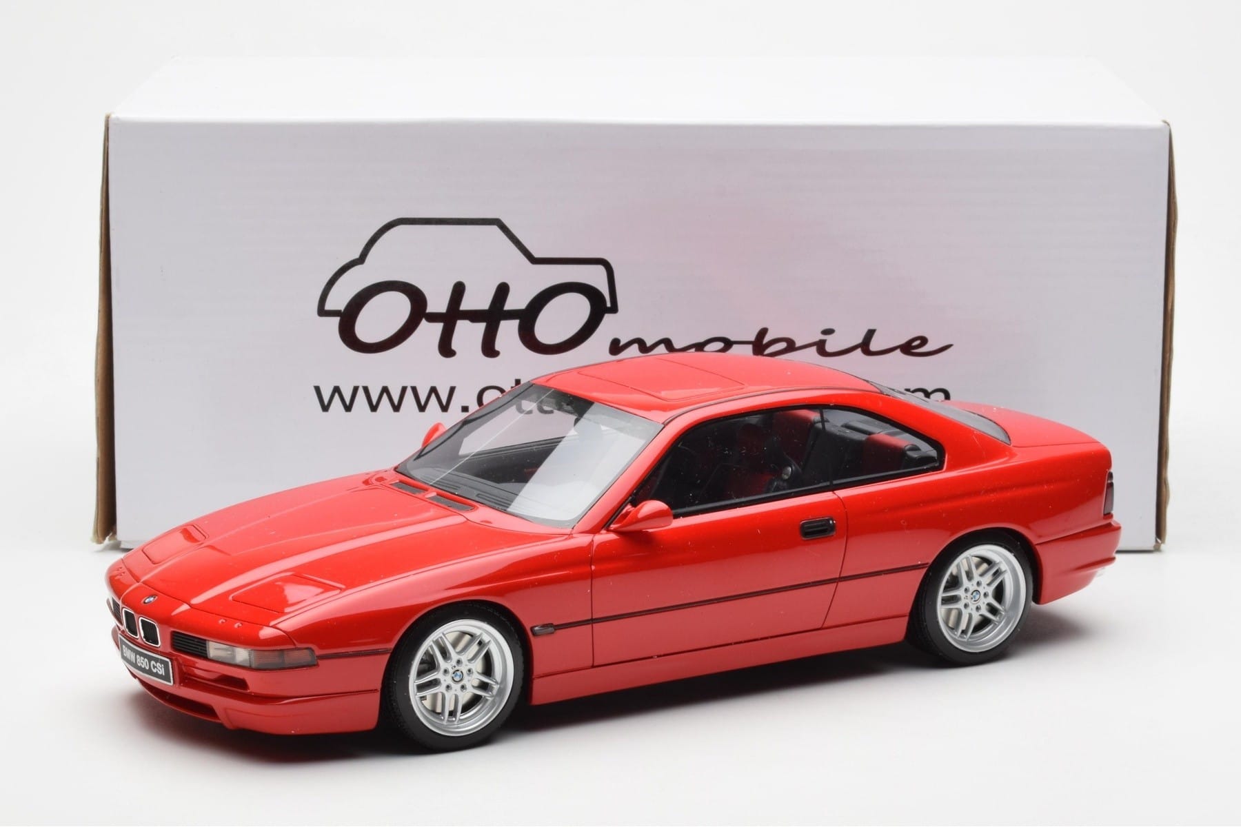 BMW 850 CSi E31 Roșu Otto 1:18 OT158 Rășină - imaginea 6 din 6