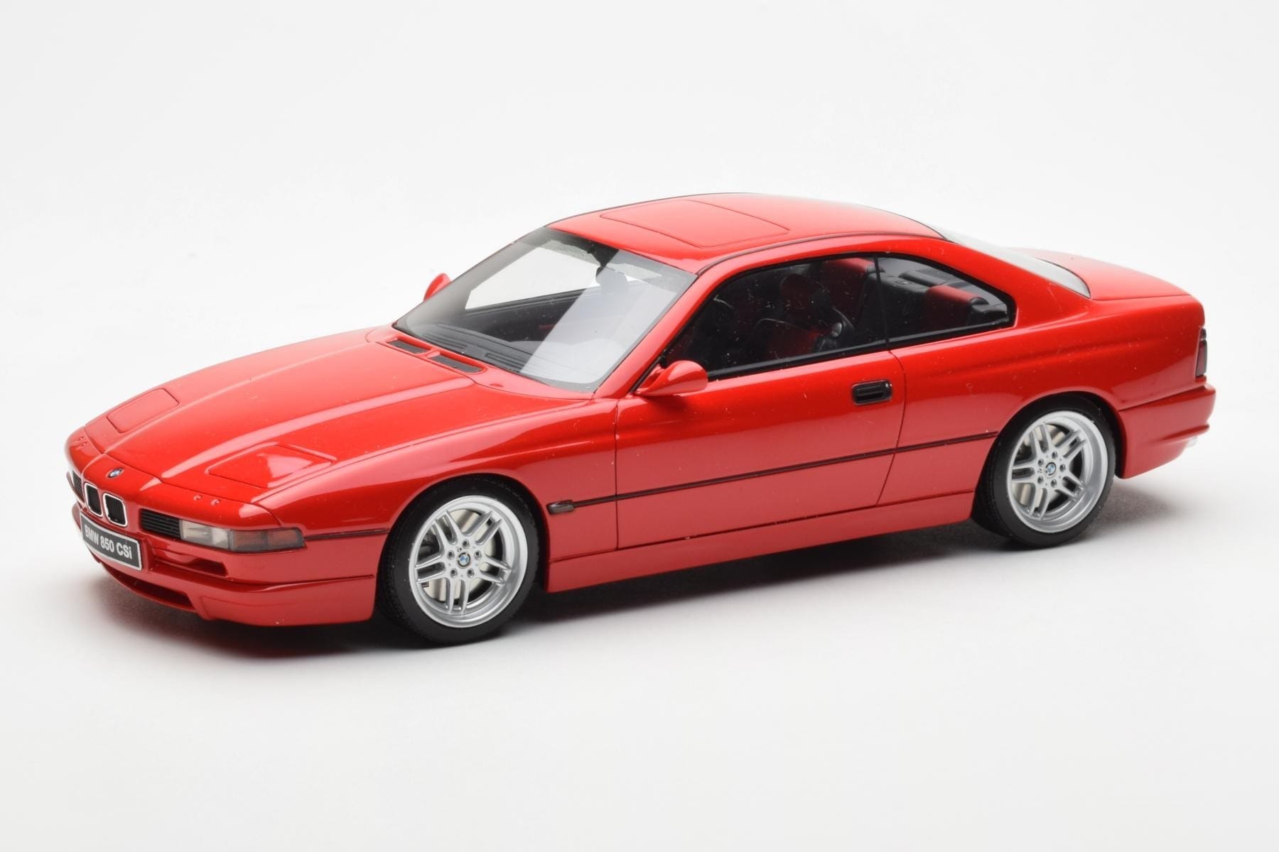 BMW 850 CSi E31 Roșu Otto 1:18 OT158 Rășină