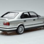 BMW Alpina B10 4.6 E34 Argintiu MCG 1:18 MCG18231 Metal - image 2 of 5