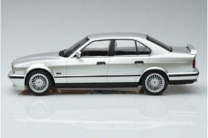 BMW Alpina B10 4.6 E34 Argintiu MCG 1:18 MCG18231 Metal - imaginea 3 din 5