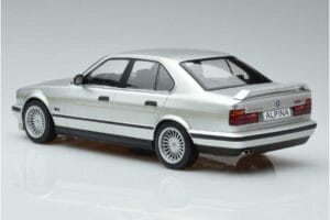 BMW Alpina B10 4.6 E34 Argintiu MCG 1:18 MCG18231 Metal - imaginea 5 din 5