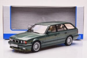 BMW Alpina B10 E34 Touring Verde Închis MCG 1:18 MCG18331 Metal - imaginea 6 din 6