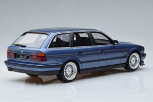 BMW Alpina B10 E34 4.0 Touring Albastru Otto 1:18 OT944 Rășină - imaginea 2 din 6