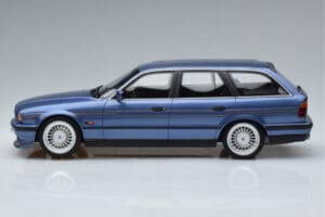 BMW Alpina B10 E34 4.0 Touring Albastru Otto 1:18 OT944 Rășină - imaginea 3 din 6