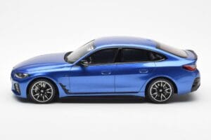 BMW i4 M50 G26 Albastru Otto 1:18 OT453 Rășină - imaginea 3 din 6