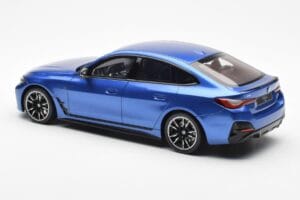BMW i4 M50 G26 Albastru Otto 1:18 OT453 Rășină - imaginea 5 din 6