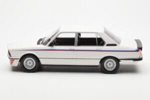 BMW M535i E12 Alb Norev 1:18 183265 Metal - imaginea 3 din 5