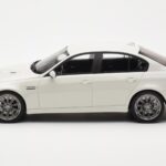 BMW M3 E90 Sedan Alb GT Spirit 1:18 - image 3 of 6