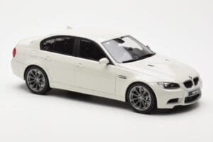 BMW M3 E90 Sedan Alb GT Spirit 1:18 GT053 Rășină - imaginea 4 din 6