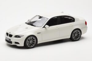 BMW M3 E90 Sedan Alb GT Spirit 1:18 GT053