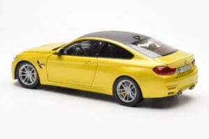 BMW M4 F82 Austin Galben Metallic Paragon 1:18 80432339606 Metal - imaginea 7 din 8