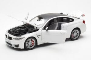 BMW M4 F82 Frozen Brilliant Alb Paragon 1:18 PA-97101 Metal - imaginea 2 din 8