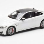 BMW M4 F82 Frozen Brilliant Alb Paragon 1:18 PA-97101