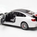 BMW M4 F82 Frozen Brilliant Alb Paragon 1:18 PA-97101 - image 5 of 8