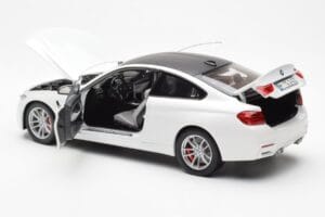 BMW M4 F82 Frozen Brilliant Alb Paragon 1:18 PA-97101 Metal - imaginea 5 din 8