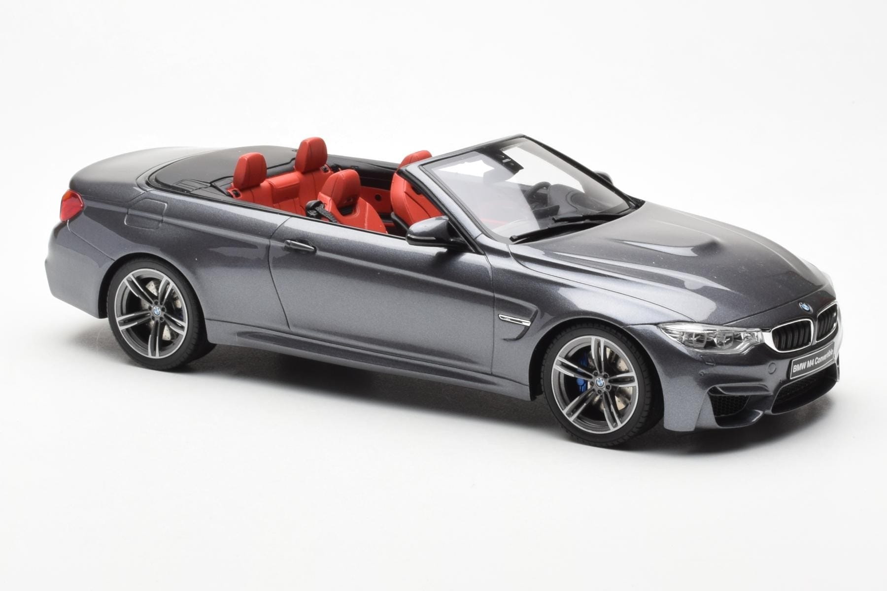 BMW M4 F83 Cabriolet Gri GT Spirit 1:18 GT081 Rășină - imaginea 4 din 6