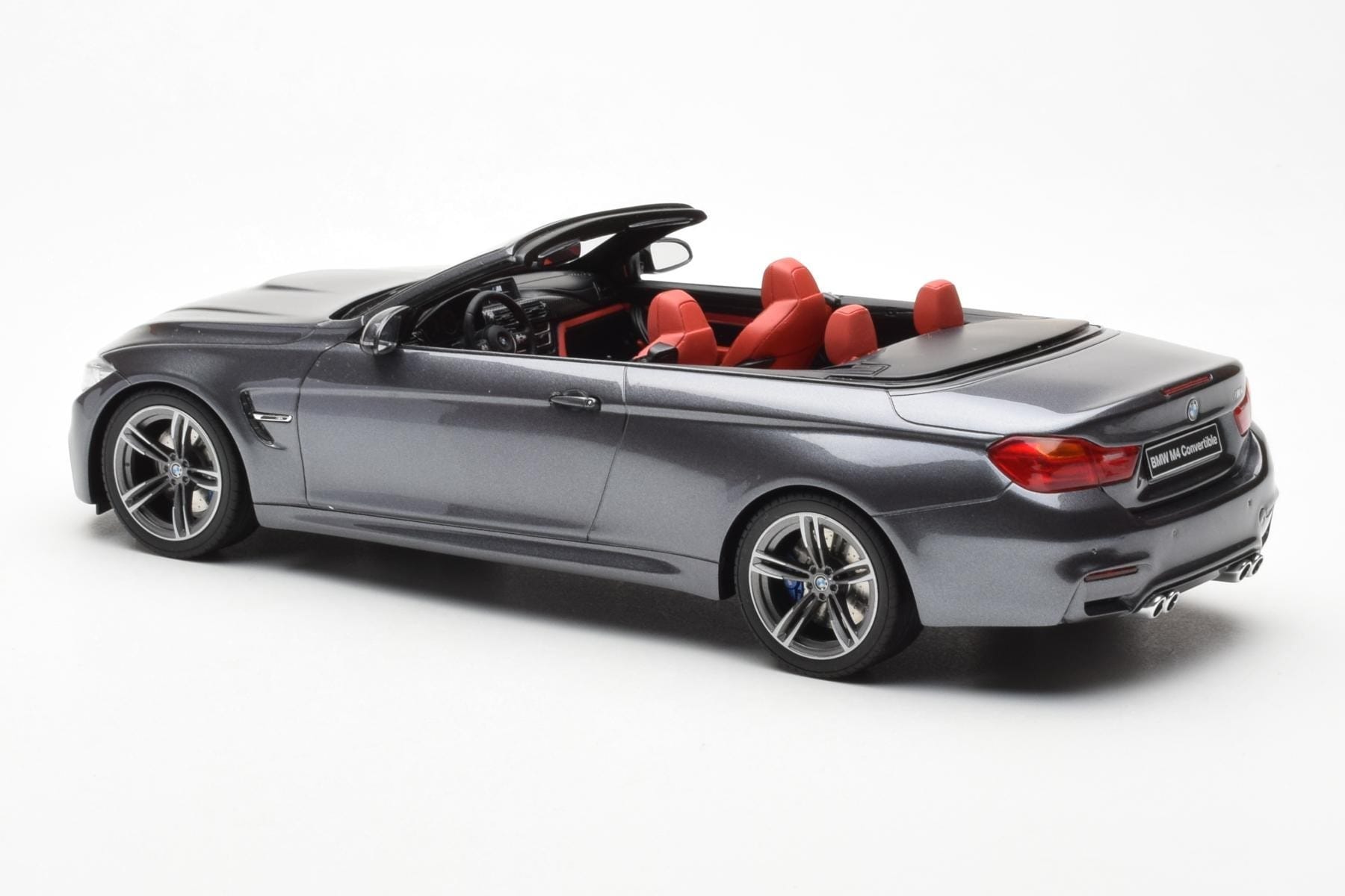 BMW M4 F83 Cabriolet Gri GT Spirit 1:18 GT081 Rășină - imaginea 5 din 6