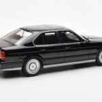 BMW M5 E34 Negru Otto 1:18 - image 2 of 6