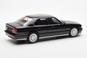 BMW M5 E34 Negru Otto 1:18 OT690 Rășină - imaginea 2 din 6