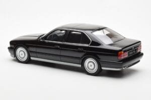 BMW M5 E34 Negru Otto 1:18 OT690 Rășină - imaginea 5 din 6