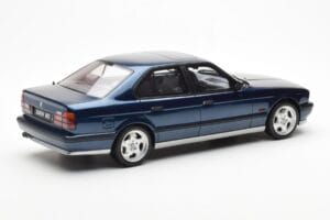 BMW M5 E34 Albastru Metallic Otto 1:18 OT576 Rășină - imaginea 2 din 6