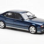 BMW M5 E34 Albastru Metallic Otto 1:18 - image 4 of 6