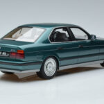 BMW M5 E34 Cecotto Edition Verde Otto 1:18 - image 2 of 6