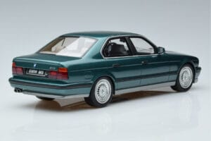 BMW M5 E34 Cecotto Edition Verde Otto 1:18 OT968 Rășină - imaginea 2 din 6
