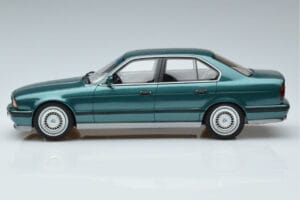 BMW M5 E34 Cecotto Edition Verde Otto 1:18 OT968 Rășină - imaginea 3 din 6