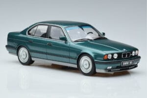 BMW M5 E34 Cecotto Edition Verde Otto 1:18 OT968 Rășină - imaginea 4 din 6