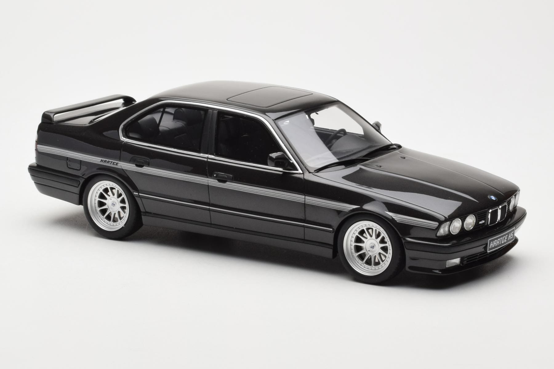 BMW M5 E34 Hartge H5 V12 Diamond Negru Metallic Otto 1:18 OT362 Rășină - imaginea 4 din 6