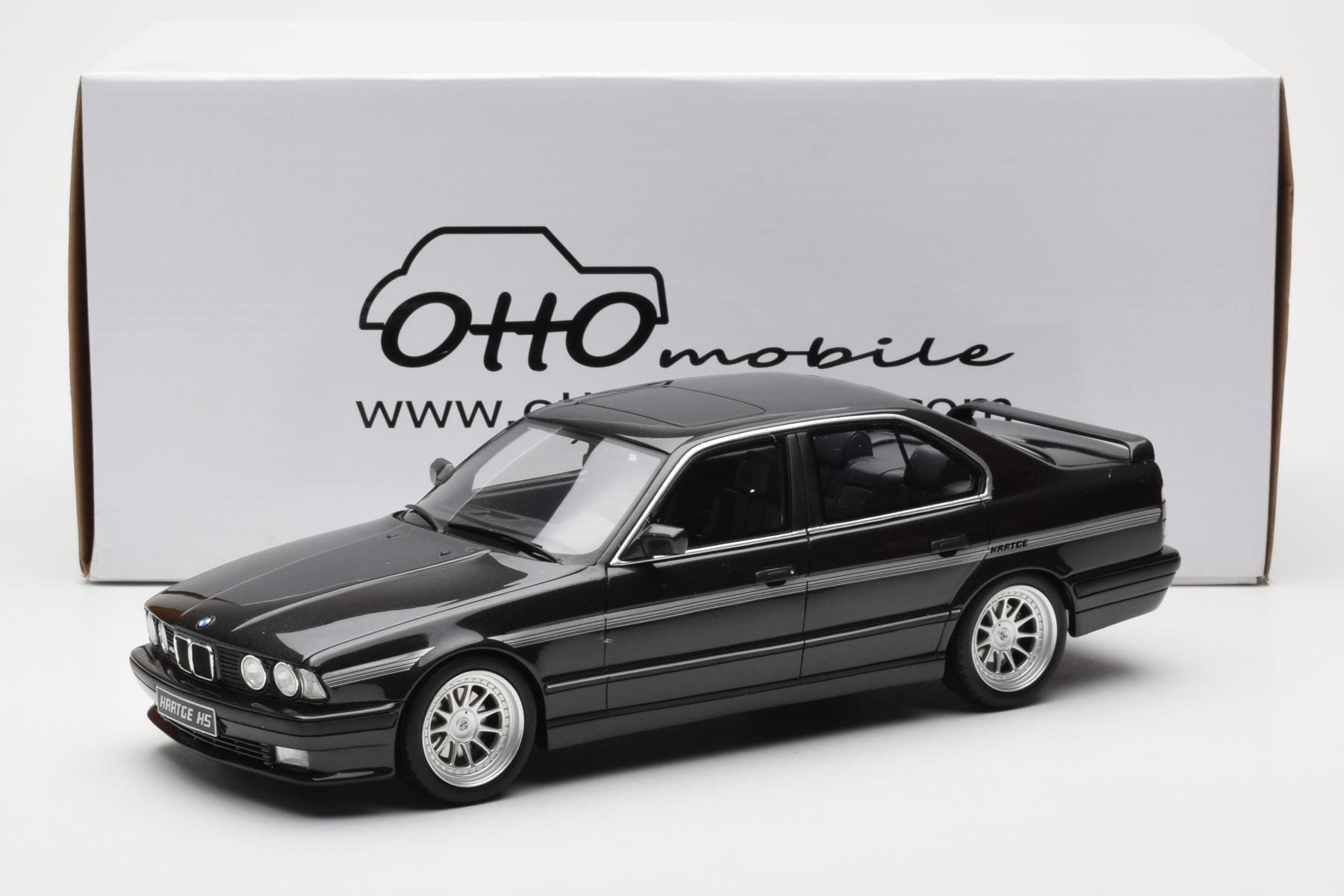 BMW M5 E34 Hartge H5 V12 Diamond Negru Metallic Otto 1:18 OT362 Rășină - imaginea 6 din 6
